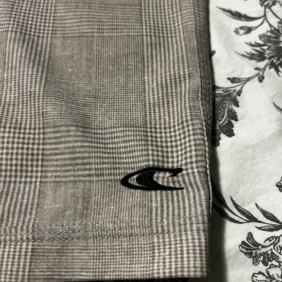 O’Neill hybrid board swim shorts 34” grey plaid - Picture 2 of 10